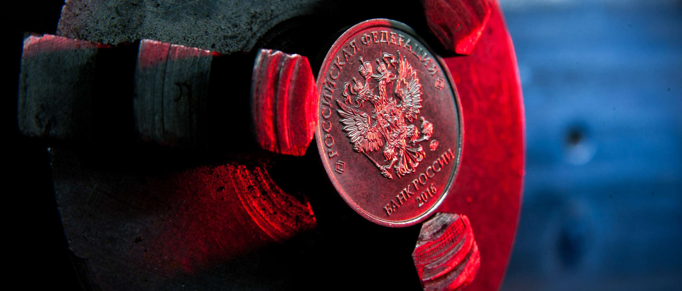«Загадка» рубля: санкции, обменный курс и благосостояние